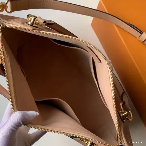First bag VUITTON MM TOTE LOUIS V 0508